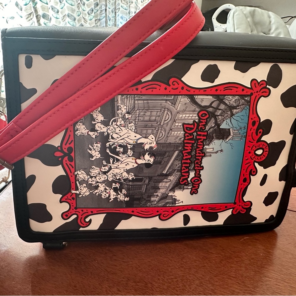 Brand new with tags 101 Dalmatian loungefly bag